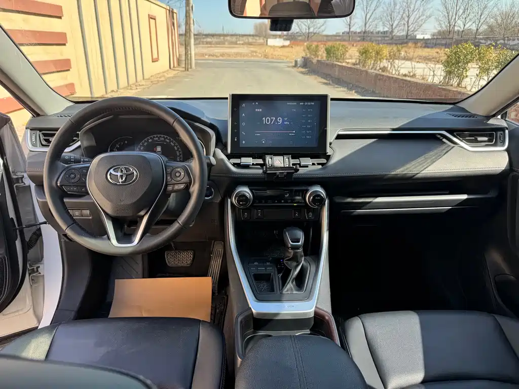 TOYOTA RAV4 RONGFANG