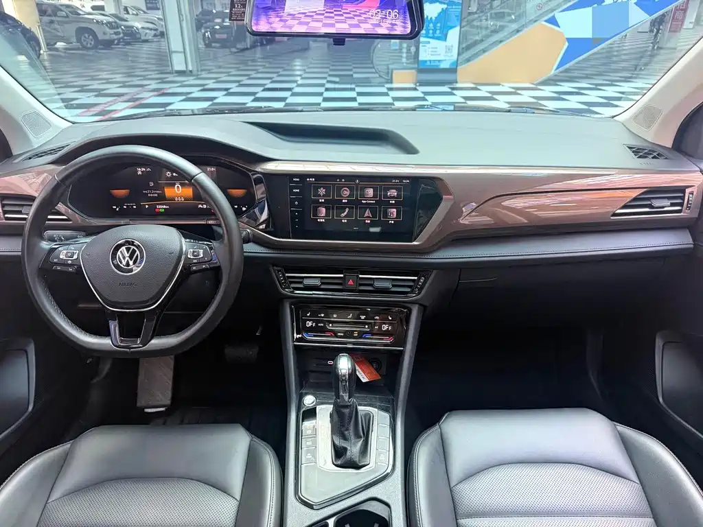 Volkswagen Tharu — миниатюра 9