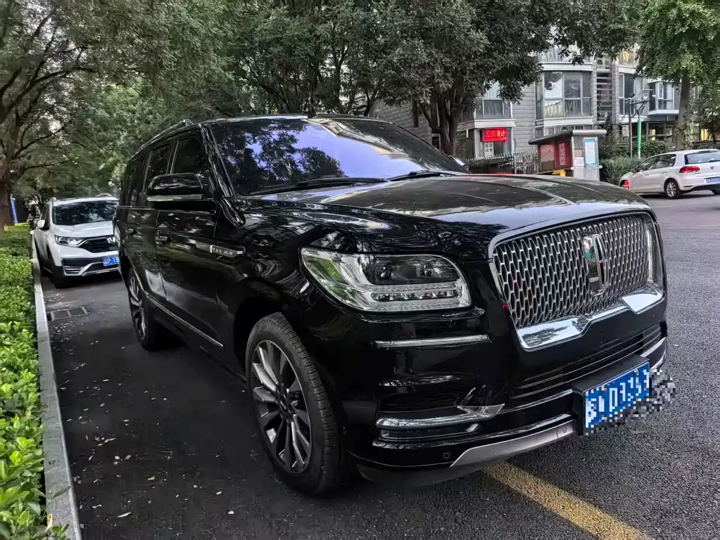 Lincoln Navigator — миниатюра 3
