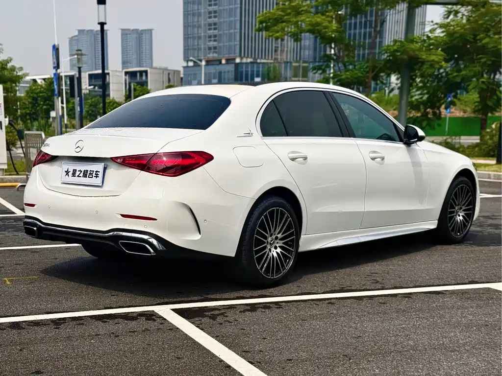 Mercedes-Benz C-Class — миниатюра 11