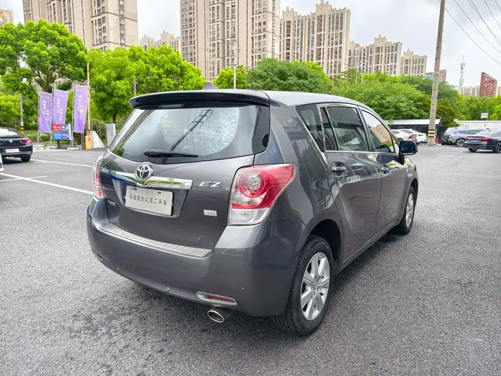 Toyota Verso — миниатюра 15