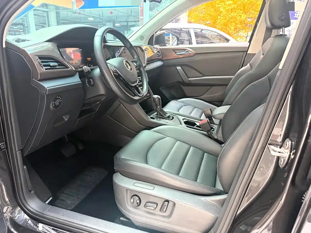 Volkswagen Tharu — миниатюра 5