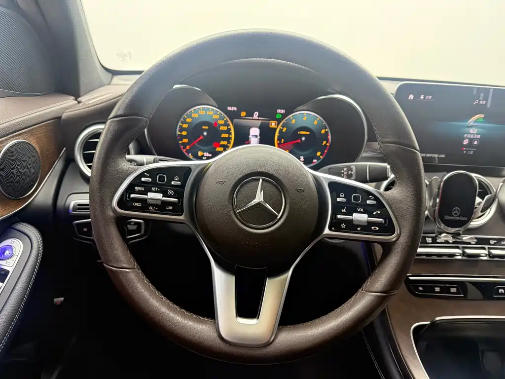 MERCEDES-BENZ GLC