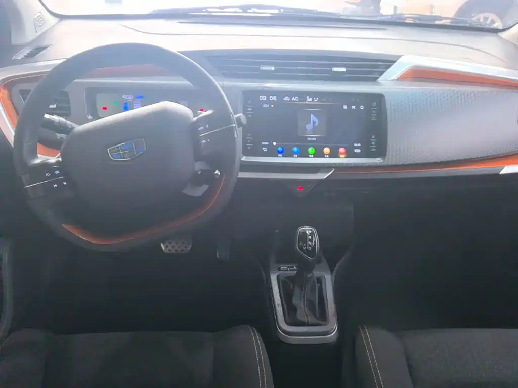 Geely Vision X1 — миниатюра 10