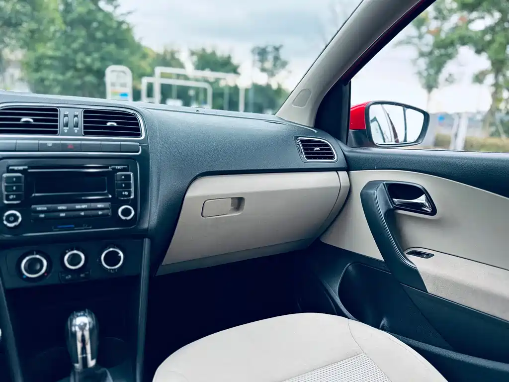 Volkswagen Polo — миниатюра 12