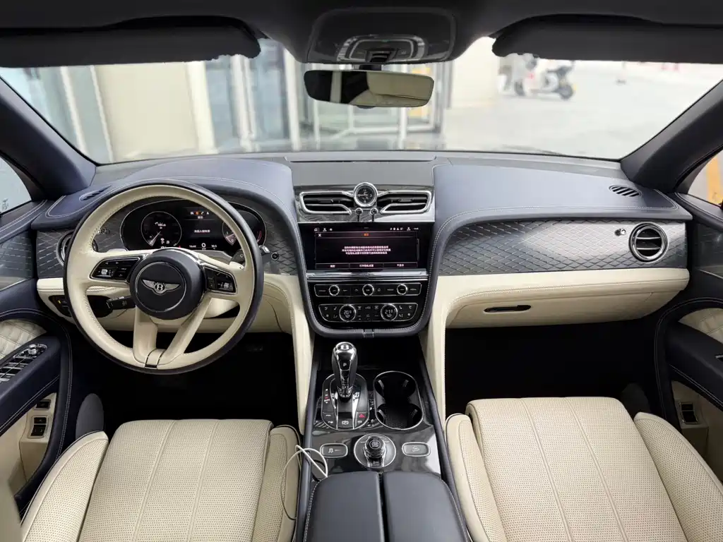 Bentley Bentayga — миниатюра 9