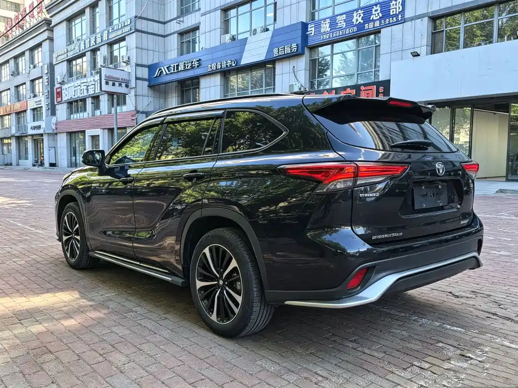 Toyota Crown Kluger — миниатюра 5