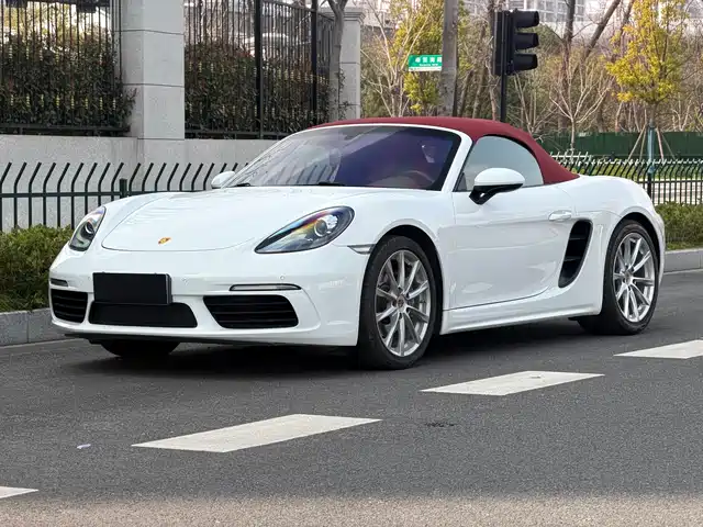 PORSCHE 718