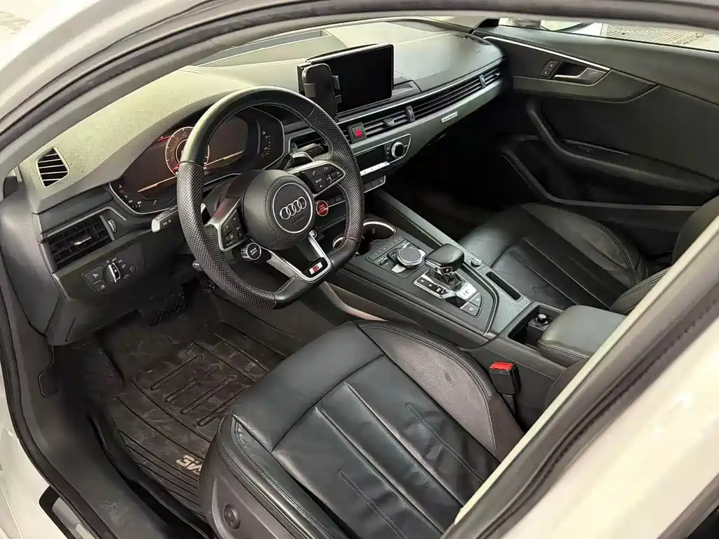 Audi A4L 2017 Plus 45 TFSI quattro