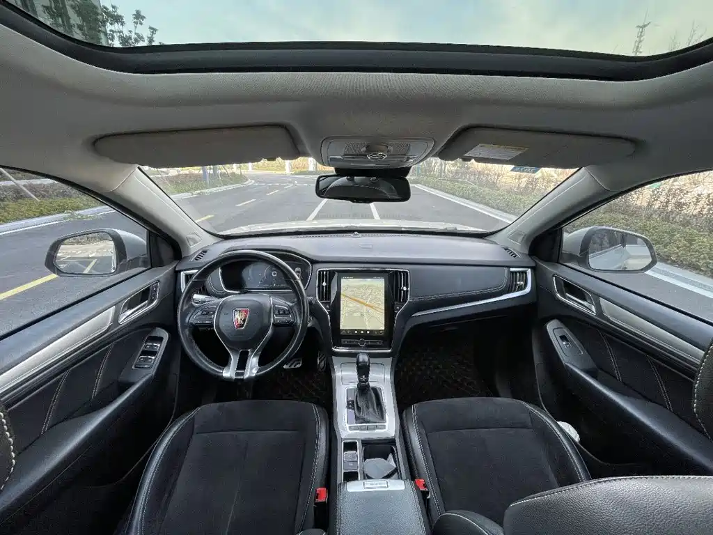 ROEWE RX5 NEW ENERGY