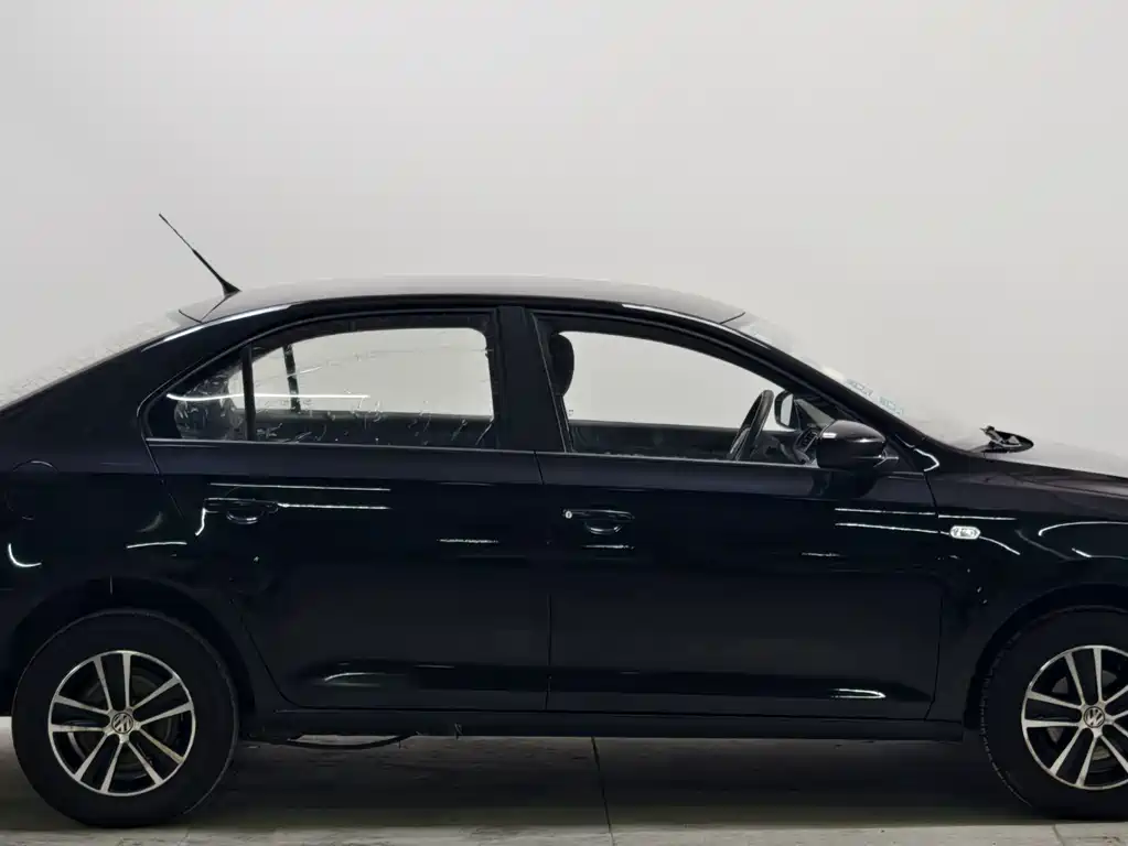 Volkswagen Santana — миниатюра 8