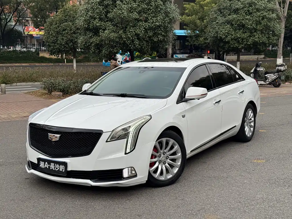 CADILLAC XTS