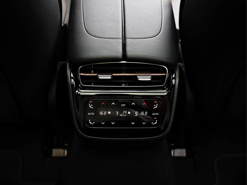 MERCEDES-BENZ EQE AMG