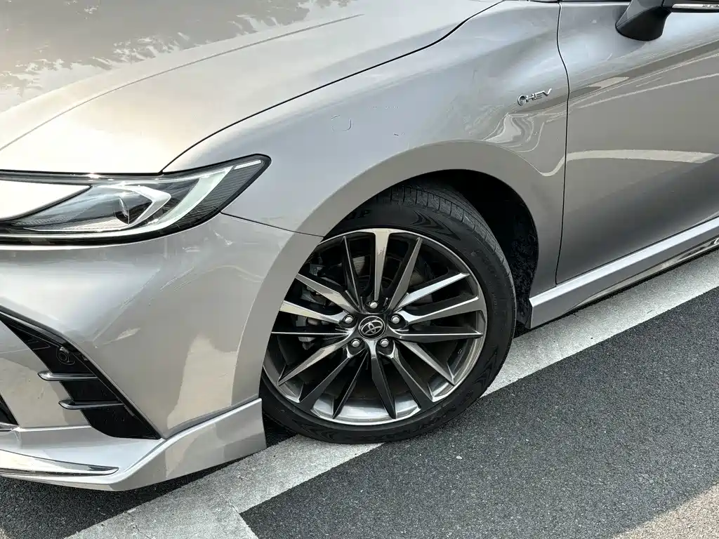 Toyota Camry — миниатюра 8