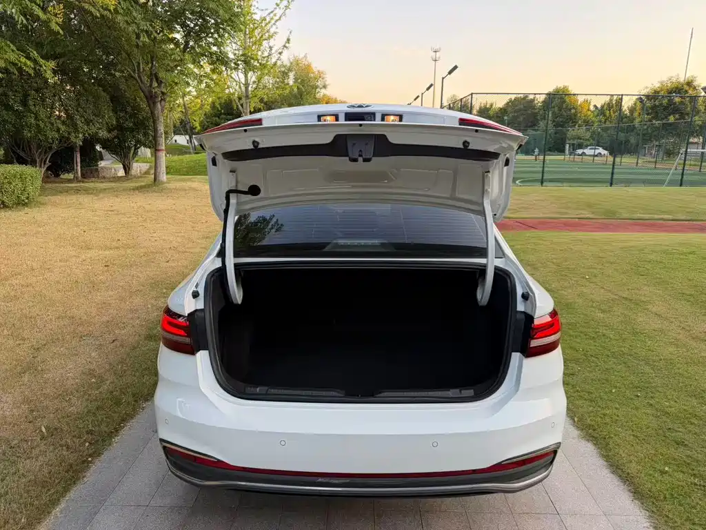 Volkswagen Lavida — миниатюра 12