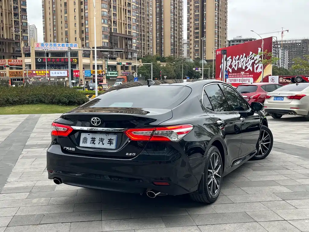 TOYOTA CAMRY