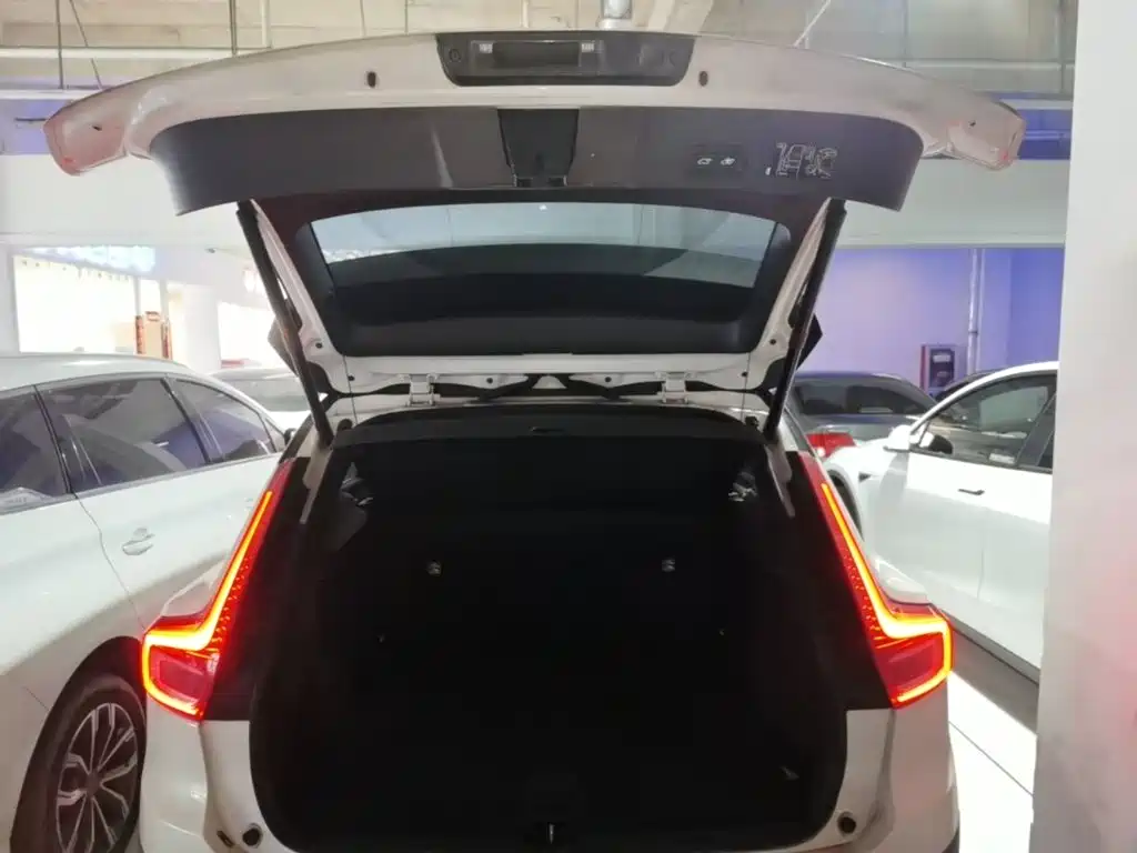 Volvo XC40 NEV — миниатюра 19