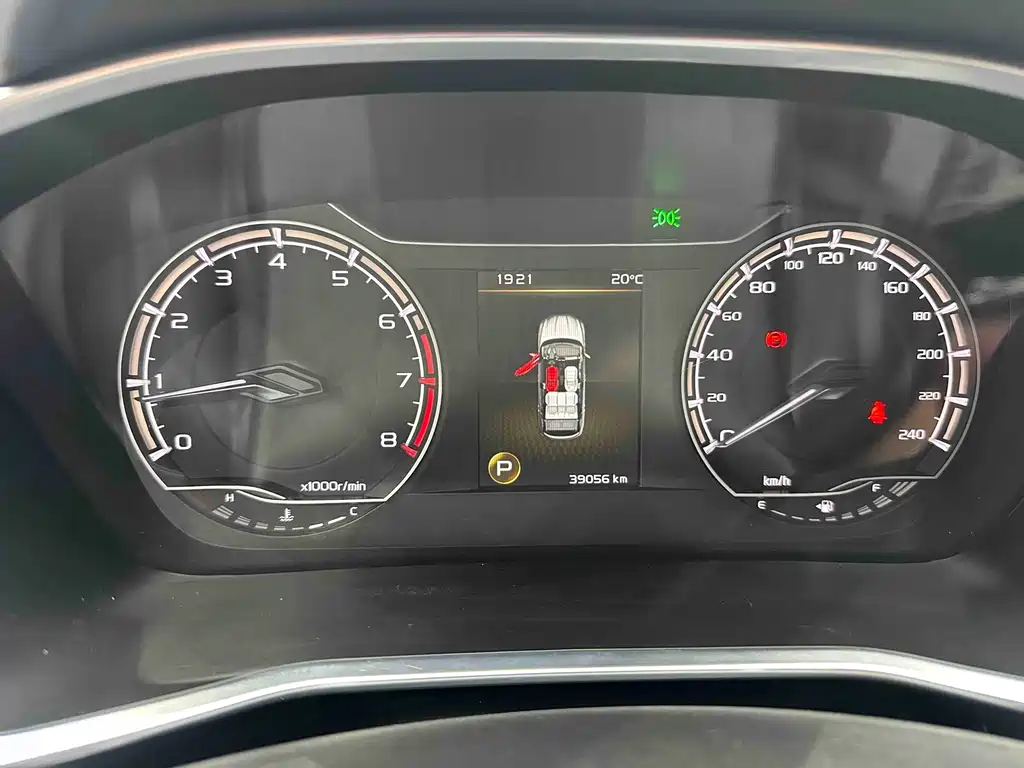 Geely Binyue — миниатюра 10