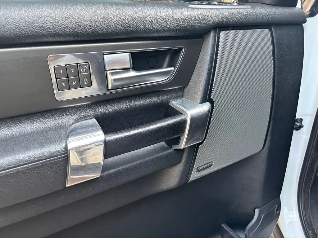 Land Rover Discovery 2015 3.0 SDV6 HSE