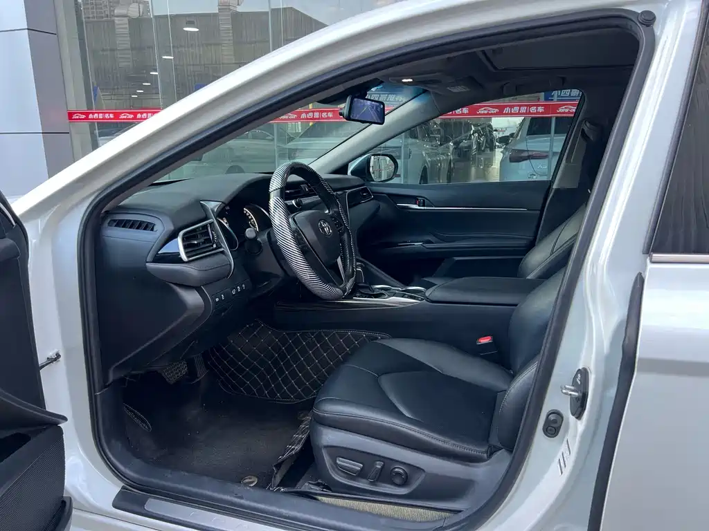 Toyota Camry — миниатюра 6
