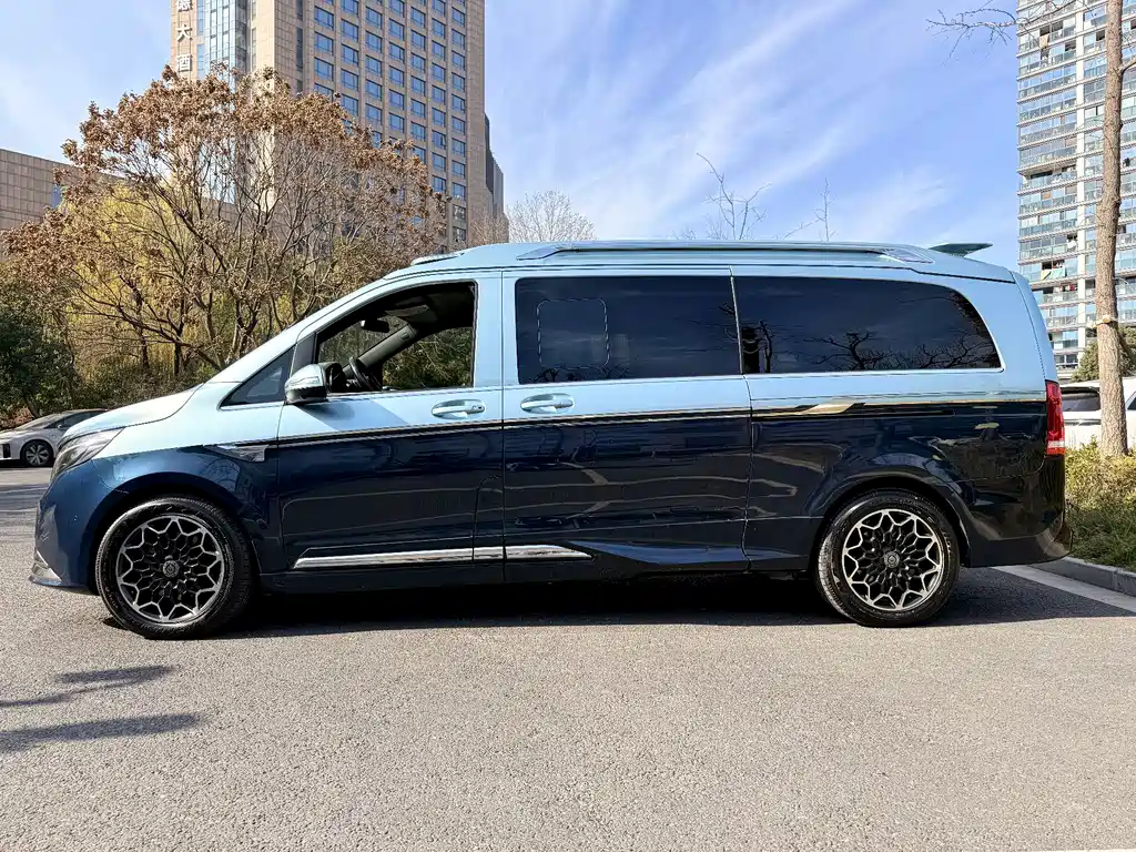 MERCEDES-BENZ V CLASS