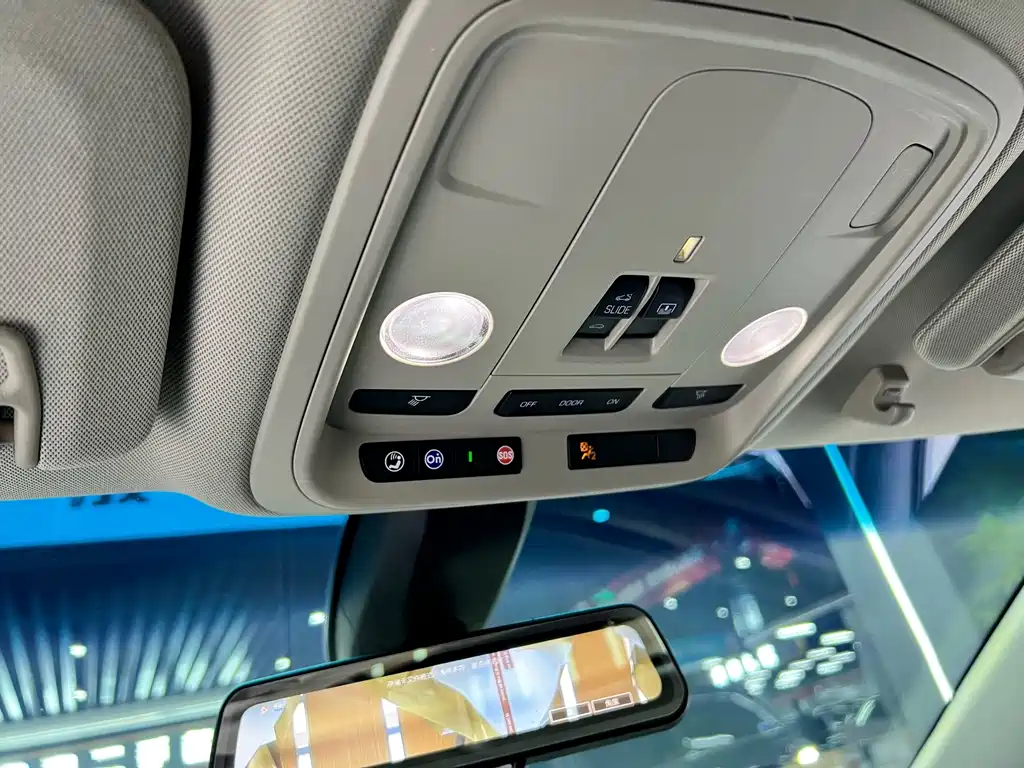 Cadillac XTS — миниатюра 13