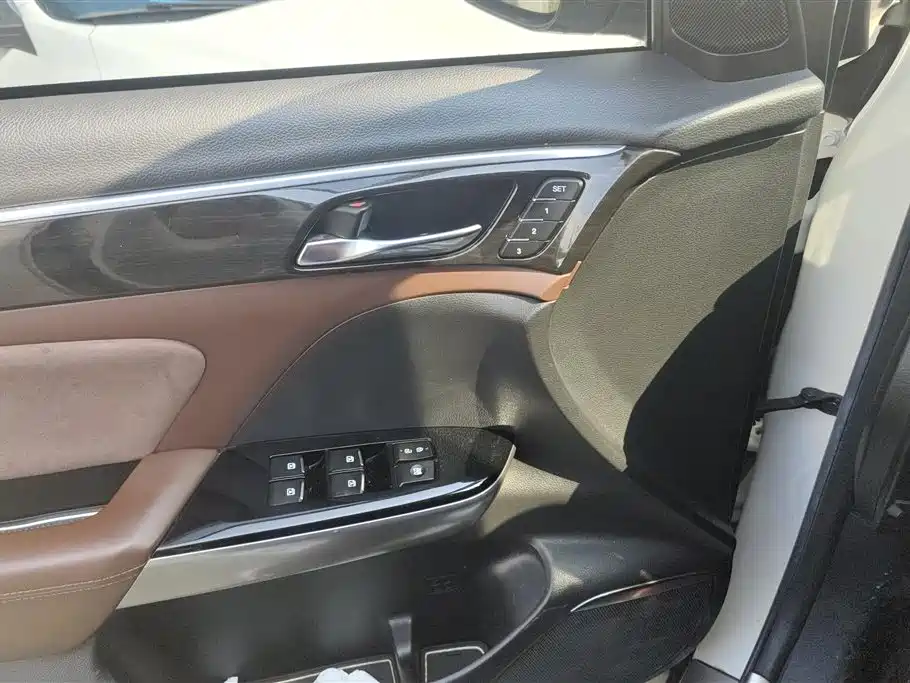GAC GS8 2017 320T Luxury Smart Connect （ мест）