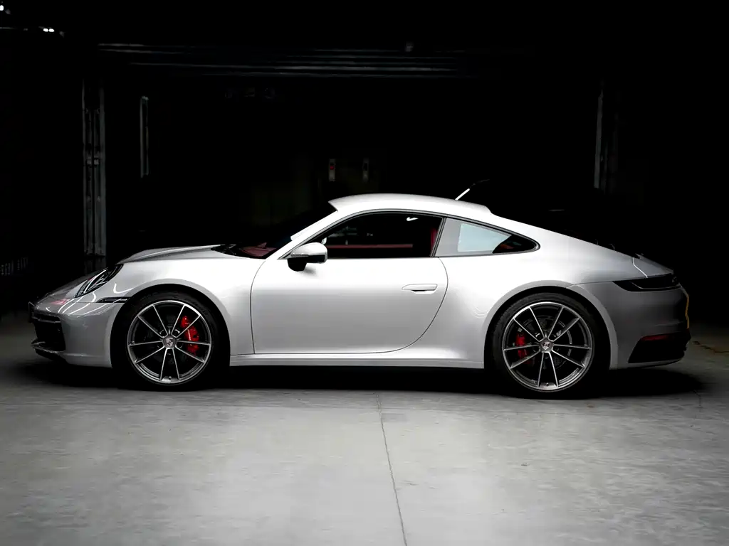 Porsche 911 2023 Carrera 3.0T
