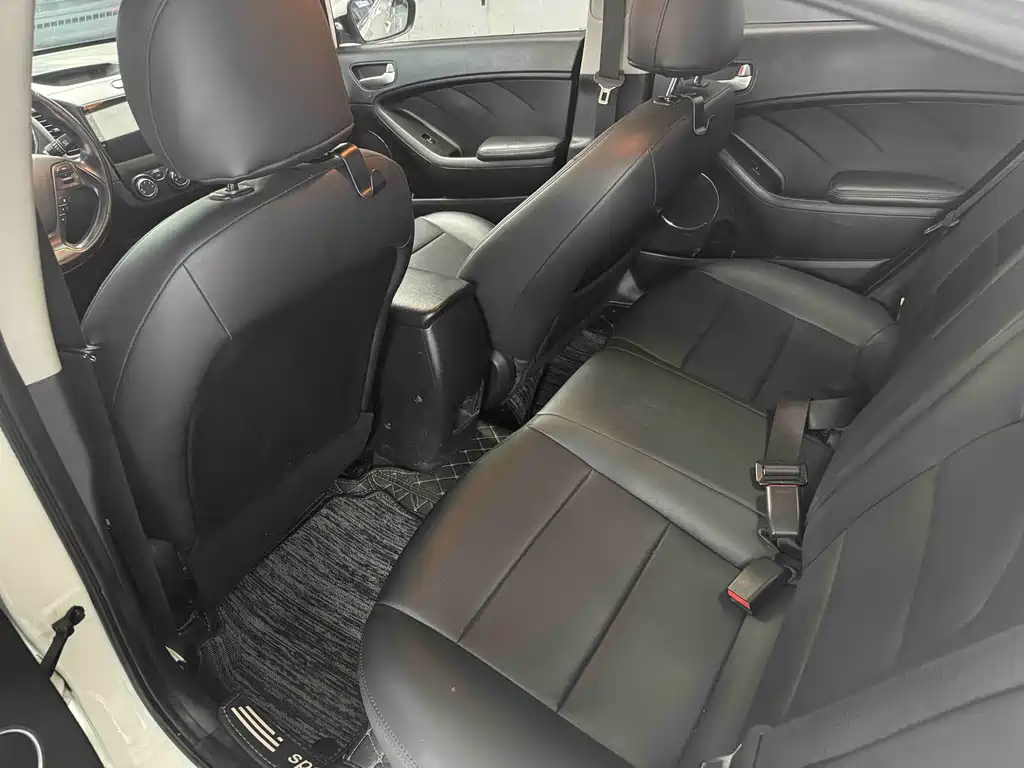 Kia K3 2015 1.6L AT GLS