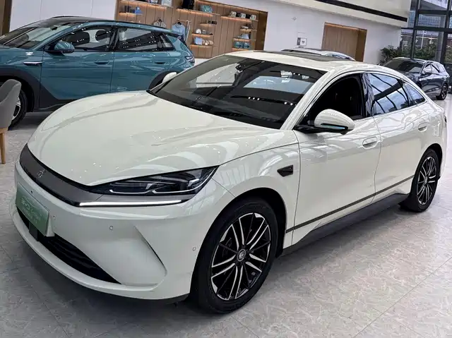 2025 BYD Qin