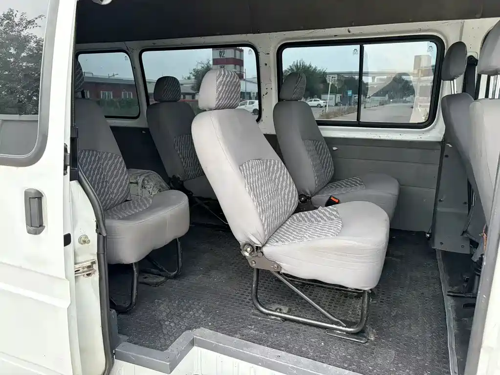 Ford Transit Classic — миниатюра 8