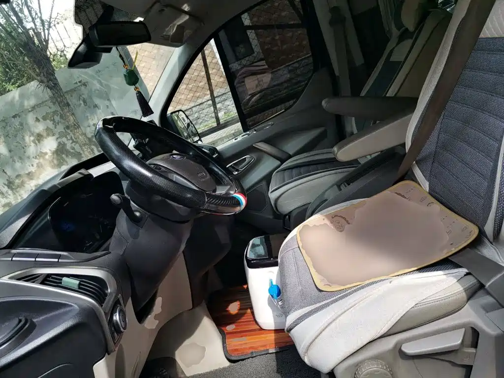 Ford Tourneo — миниатюра 16