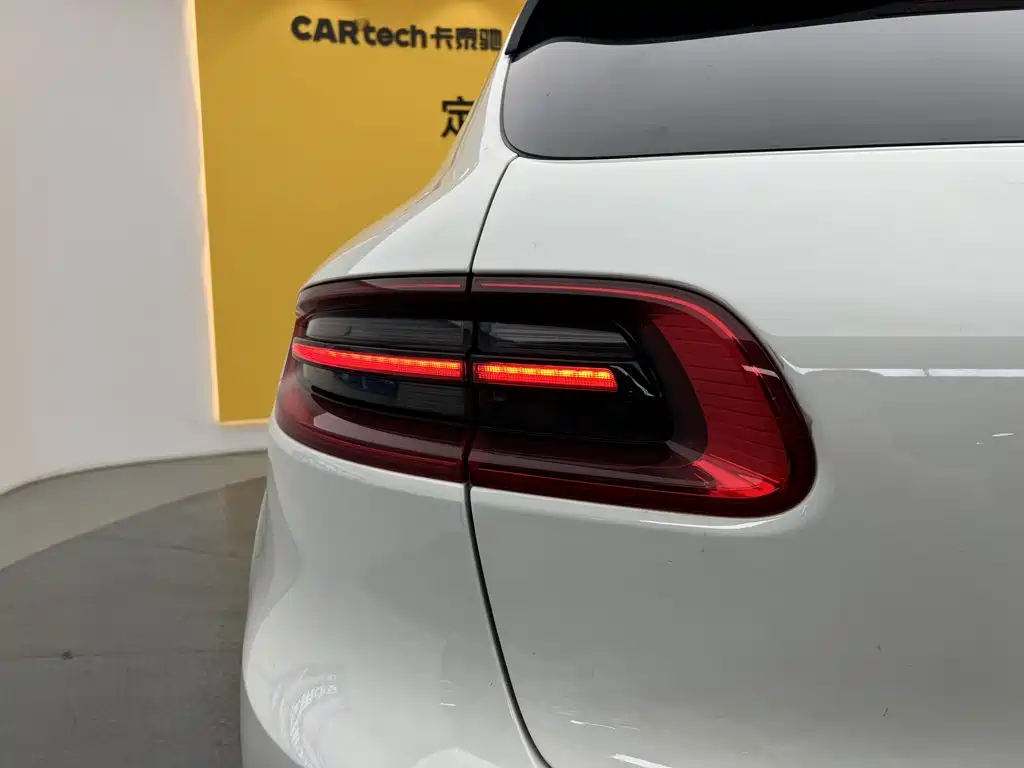 Porsche Macan — миниатюра 6