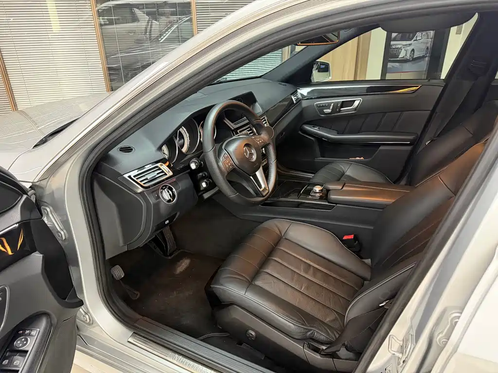 Mercedes-Benz E-Class — миниатюра 4
