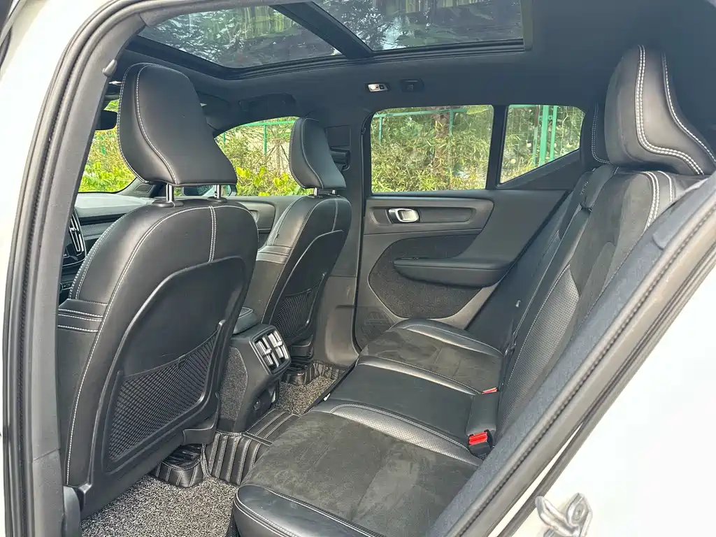 Volvo XC40 — миниатюра 6