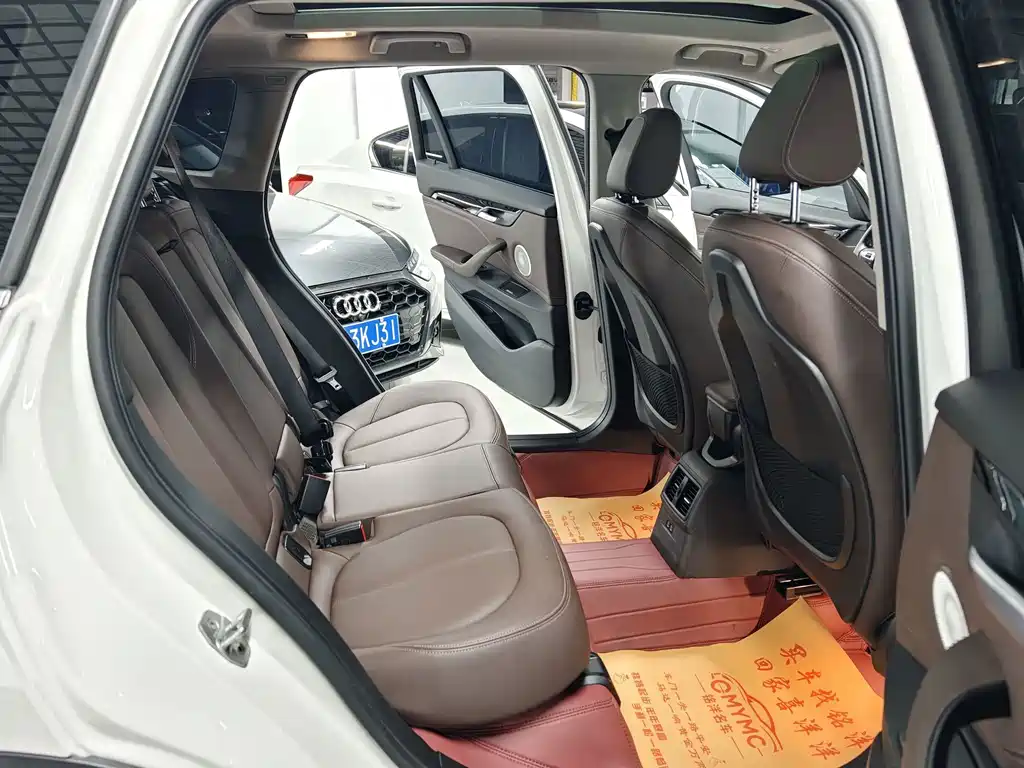 BMW X1 — миниатюра 10