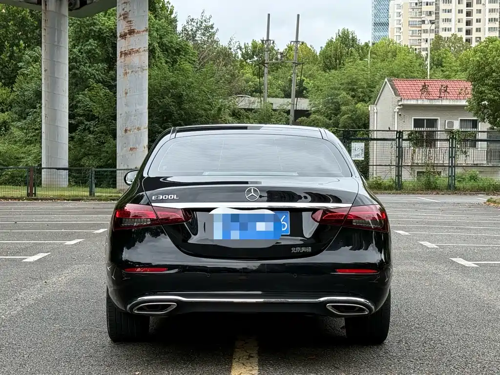 Mercedes-Benz E-Class — миниатюра 16