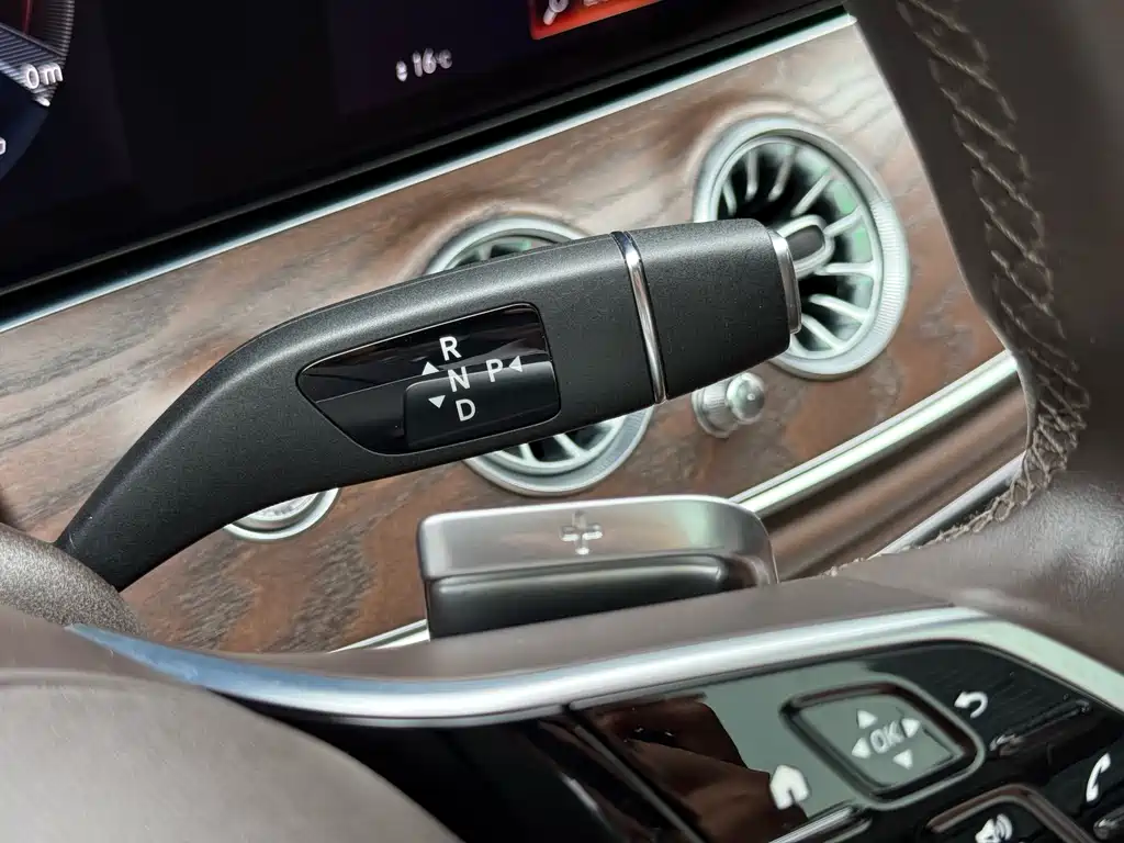Mercedes-Benz E-Class — миниатюра 13