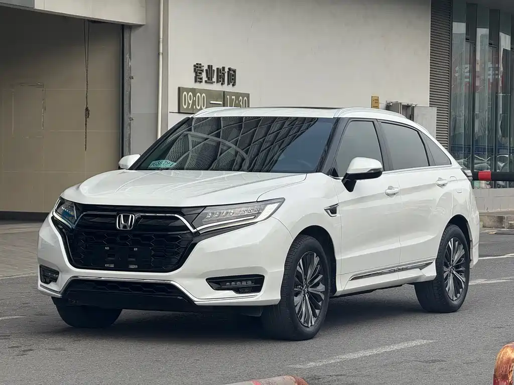 HONDA UR V