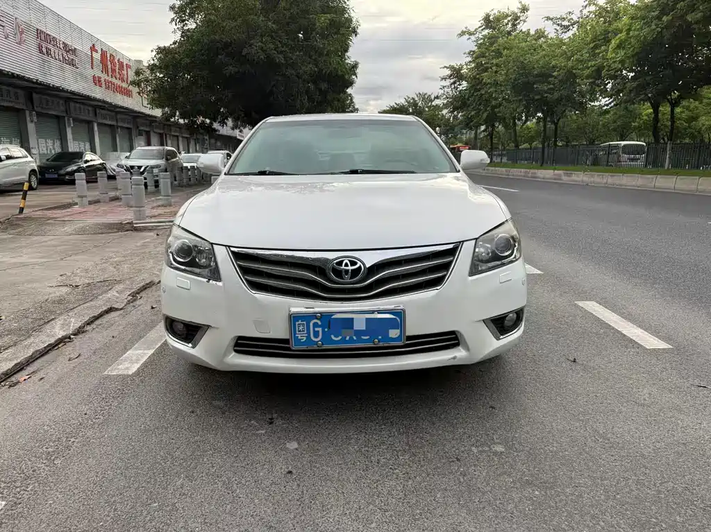 Toyota Camry — миниатюра 2