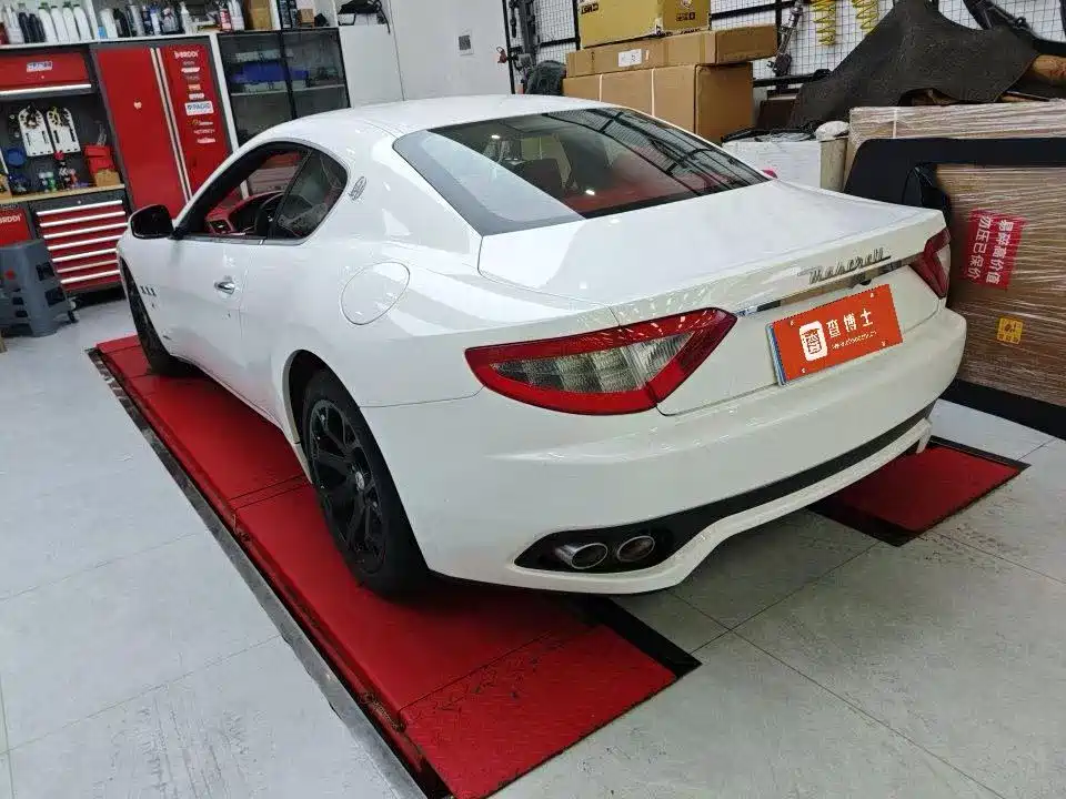 Maserati GranTurismo — миниатюра 4