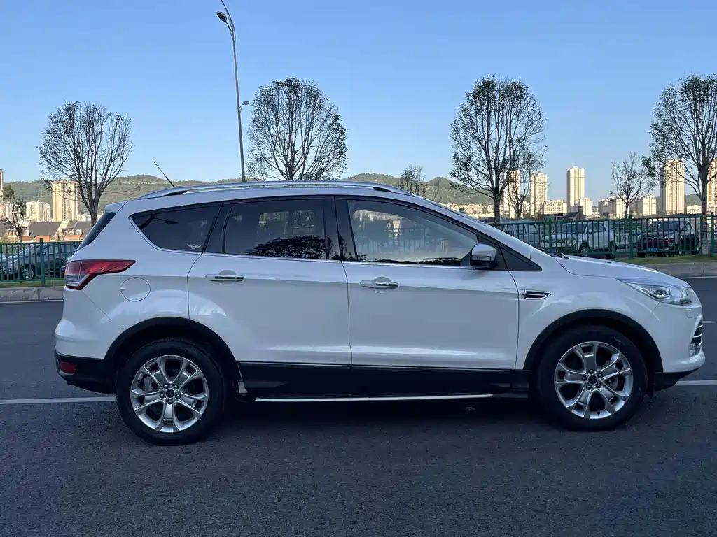 Ford Kuga — миниатюра 11