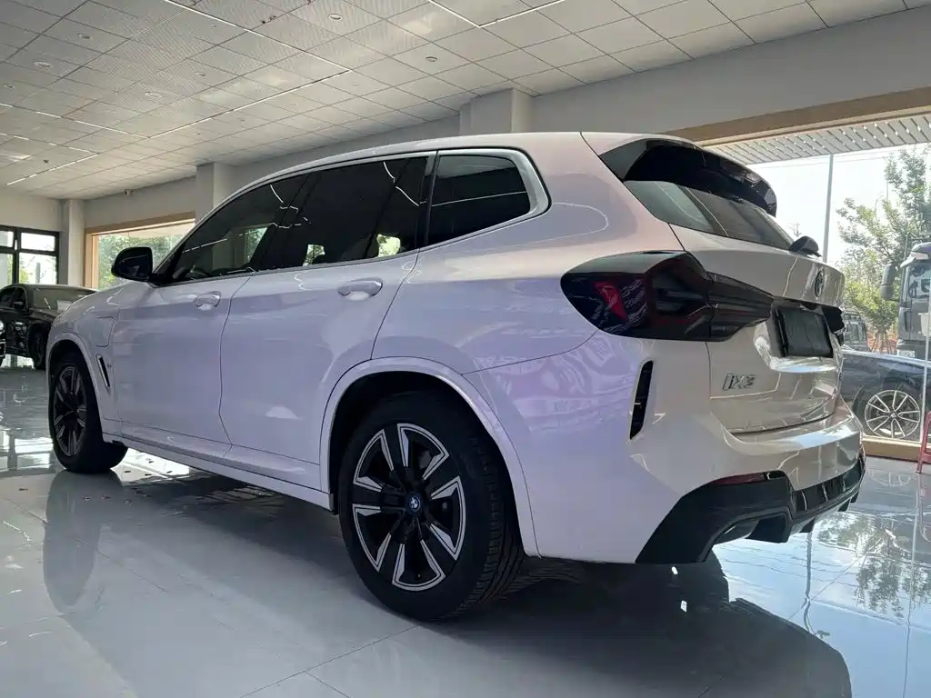 BMW iX3 — миниатюра 3