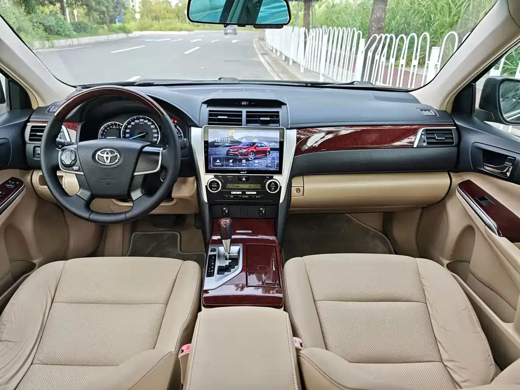 Toyota Camry — миниатюра 7