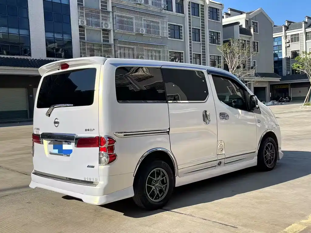 Nissan NV200 — миниатюра 15