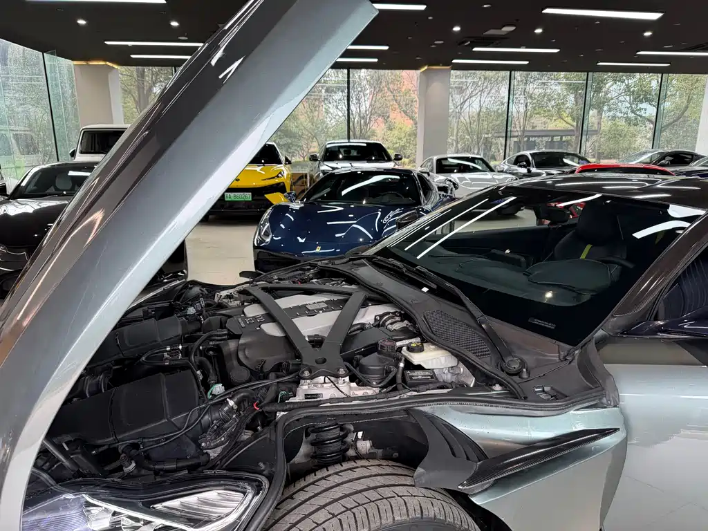 Aston Martin DB11 2019 AMR