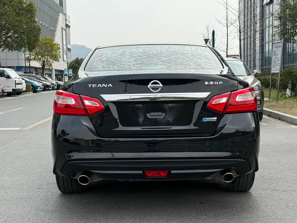 NISSAN TEANA