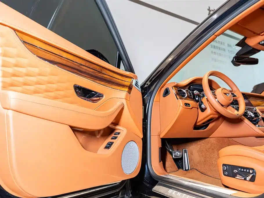 BENTLEY FLYING SPUR PLUG IN HYBRID