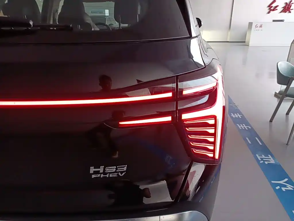 Hongqi Hongqi HS3 PHEV — миниатюра 8