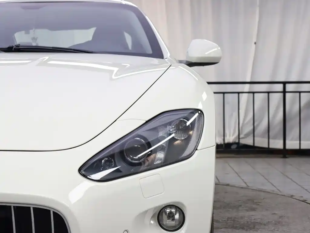 Maserati GranTurismo — миниатюра 11